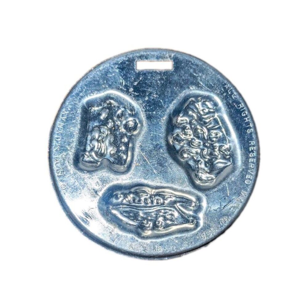 Vintage Round Toymax Mold: Thin And Round